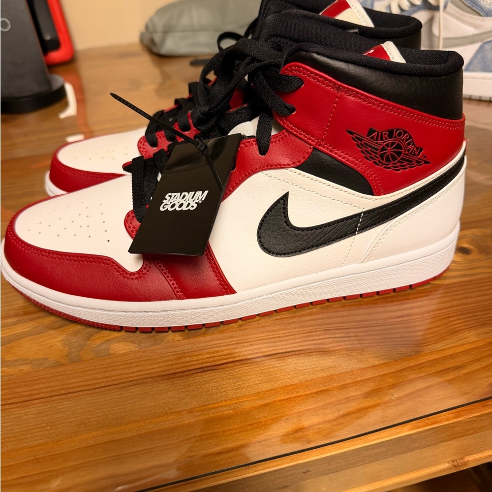Jordan 1 mens chicago 2020 - Picture 4 of 7